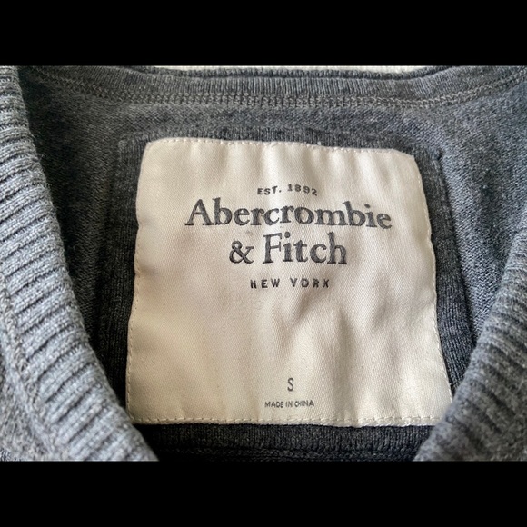 (SOLD)Abercrombie & Fitch Women's Cardigan Size S - Picture 4 of 6